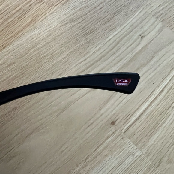 Oakley Prizm Polarized Sunglasses - Picture 7 of 11